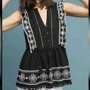 Anthropologie AKEMI KIN Black Cotton Ruffle Front Top Ball Hem Boho Embroidered